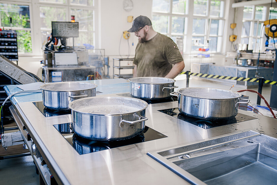 Jeder Menu-System-Herd wird einem Funktionstest unterzogen, bevor er das Werk verlässt.