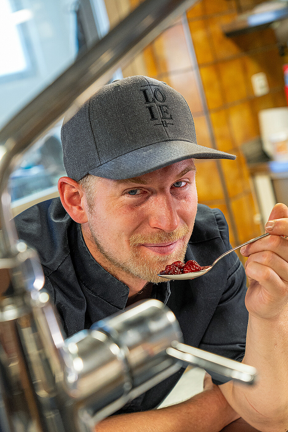 Als Restaurantfachmann, Koch, Gastrobetriebsleiter und selbstständiger Gastronom kennt Kevin Bracher sein Metier bestens.