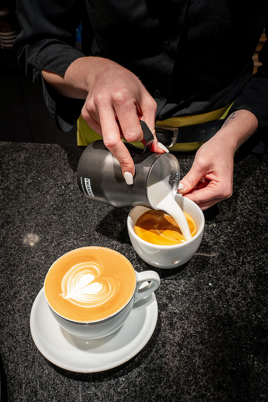 Dank der Mytico Vario PrecisionFoam von Franke Coffee Systems bekommt der Gast seinen Kaffee mit wunderbar sämigem Milchschaum serviert.