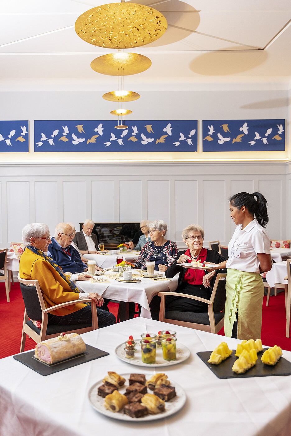 Bei der Kulinarik setzt das Wohnen am Singenberg auf Abwechslung und viel Persönlichkeit, auch beim Kaffee am Nachmittag.