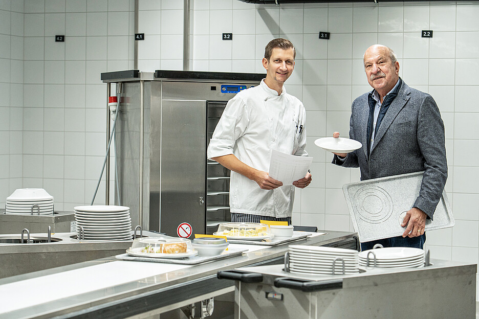 Curdin Baggio, Küchenchef im Kinderspital Zürich, und Beat Schmalz, Geschäftsinhaber der Schmalz Distributions-Systeme AG, arbeiten seit Jahren eng zusammen.