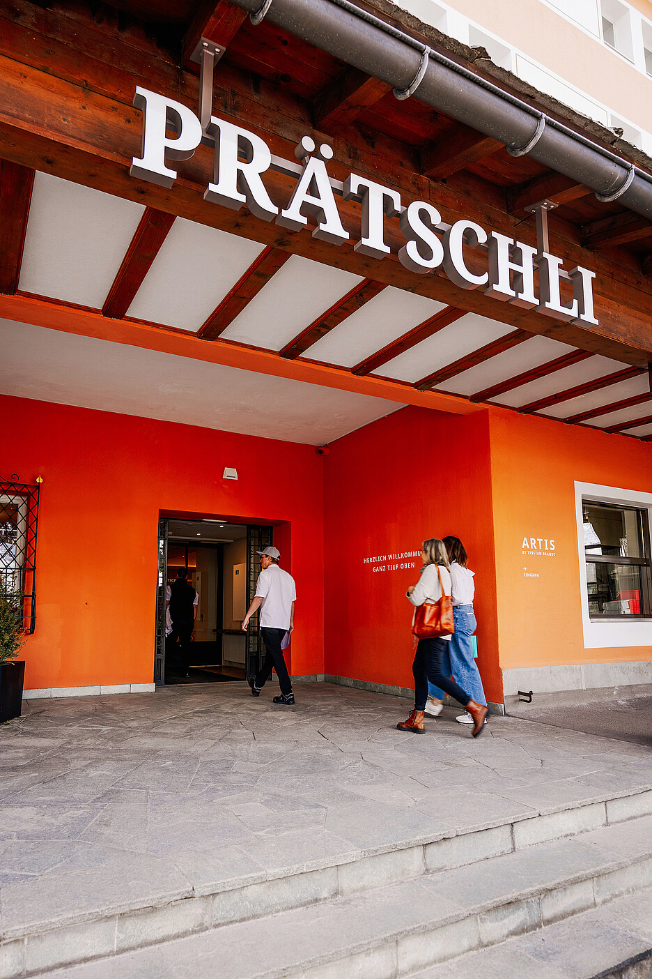 Das im Jahr 1914 erbaute Hotel Prätschli präsentiert sich heute modern und zeitgemäss.