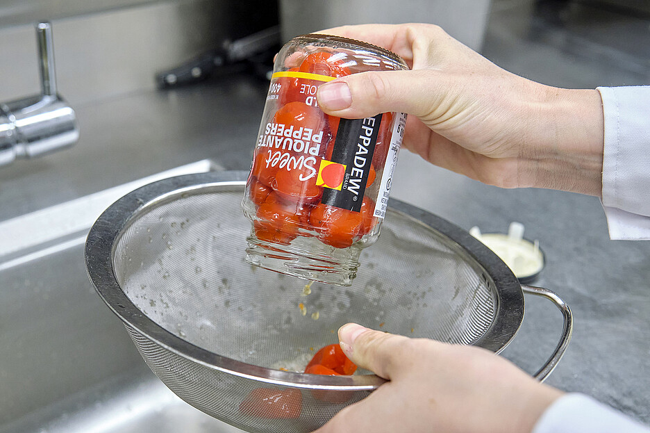 Eine beliebte Zutat: Die Peppadew-Paprika überzeugt mit milder Schärfe und ihrer Fruchtsüsse.