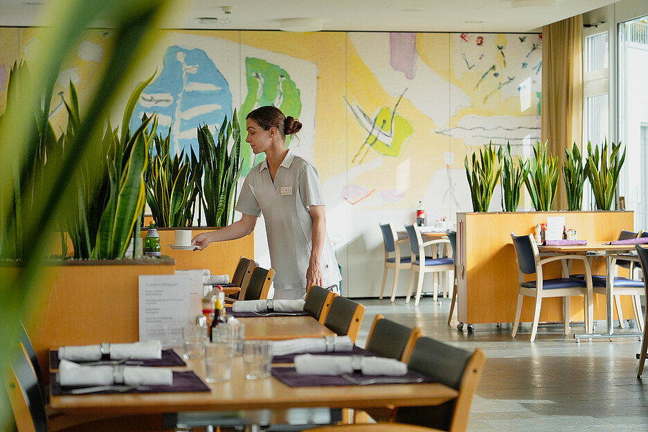 Das Restaurant Viva ist auch Treffpunkt für Bewohnende, Angehörige und externe Gäste.