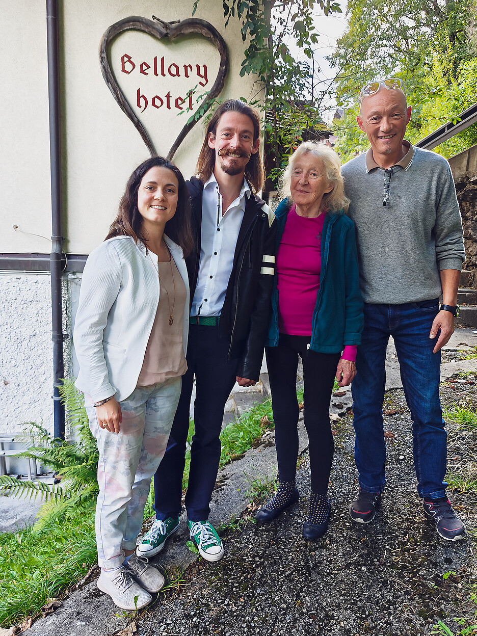 Carole und Philip Hauser übernehmen das Bellary von Verena Nakajima-Schild und Daniel Nakajima (v.l.).