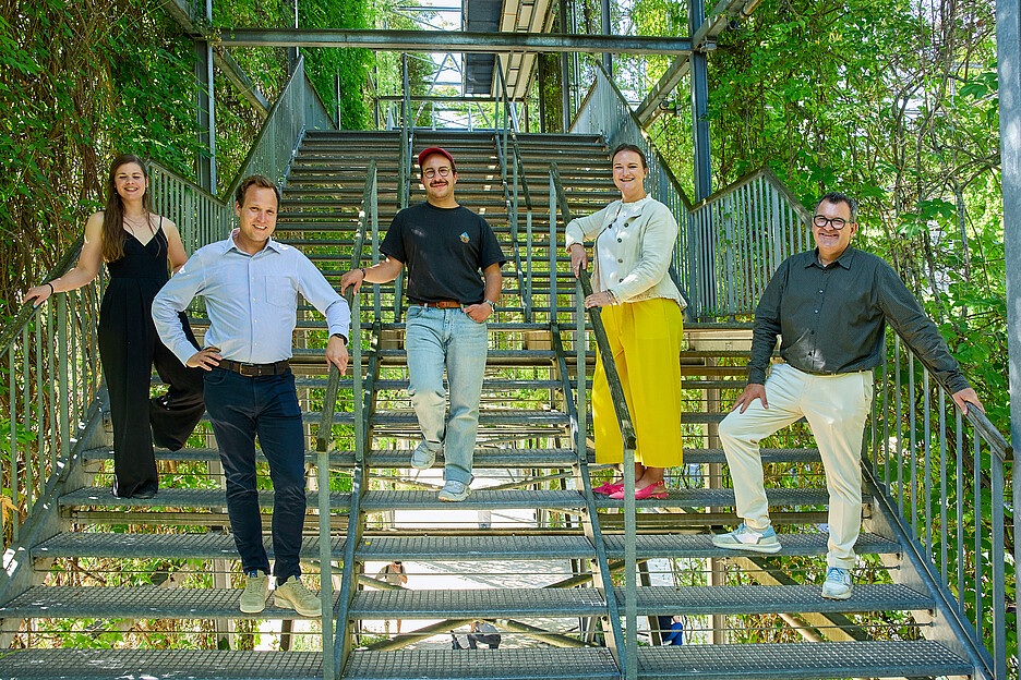 Das SUM Hospitality Team (v.l.).: Anne Dumont, Tom Fontijne, Raphael Sim̌cǐc, Anna Keiser und Gründer Michael Böhler.