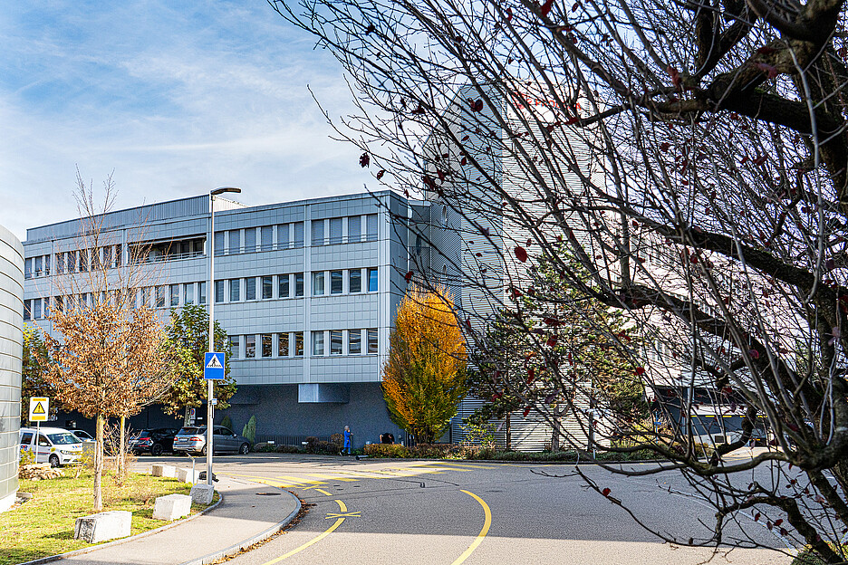 Das Betriebsrestaurant «Cucina per tutti» der Hotellerie ESB eröffnete im August 2024. Es befindet sich im Gebäude der promonta, dem integrativen Montagebetrieb der ESB in Reinach, und versteht sich als inklusiver Begegnungsraum.