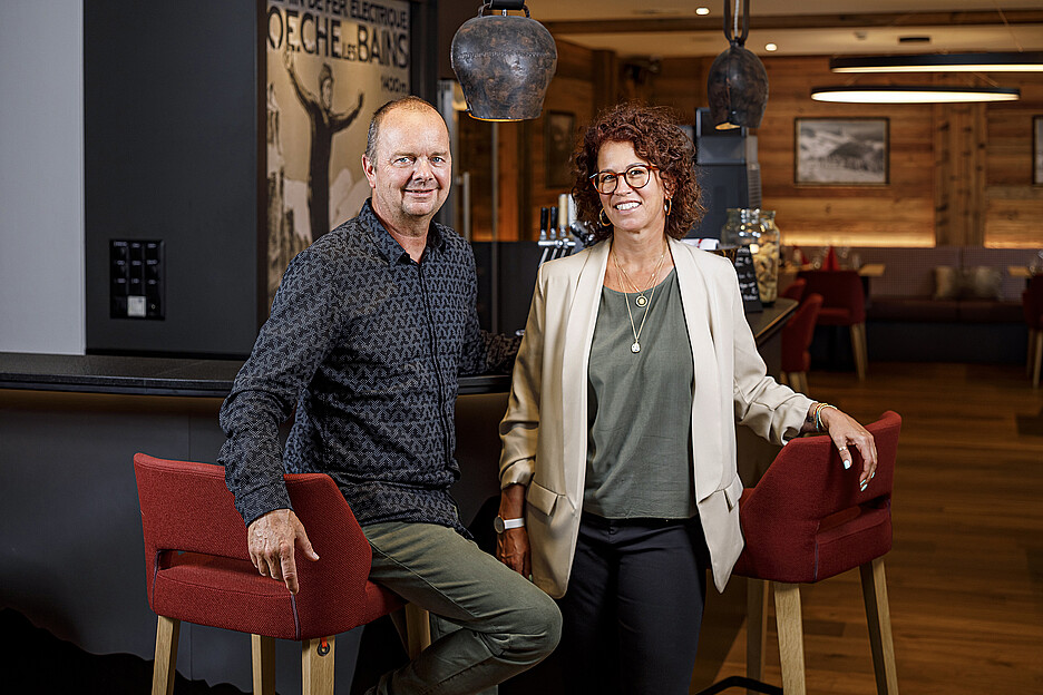 Seit 18 Jahren führen Sandra und Didier Grichting mit viel Geschick die Therme 51° in Leukerbad. Mit ihrem innovativen Denken schafften sie es, das einstige Volksheilbad in die Moderne zu führen.