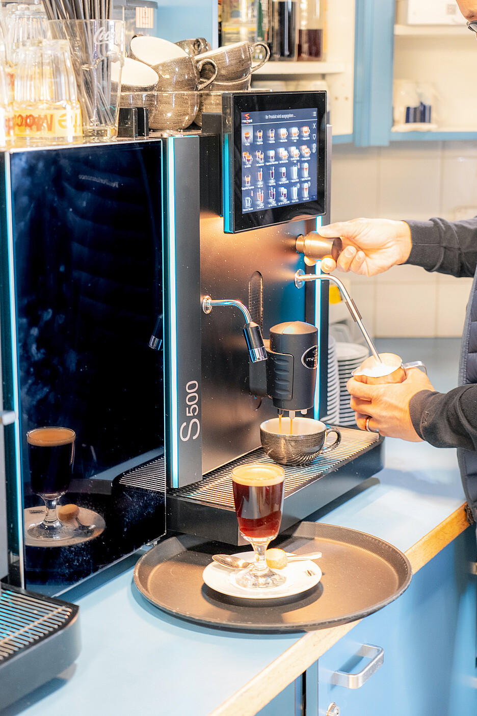 Mit bis zu drei Mahlwerken verarbeitet die Rex-Royal S500 verschiedene Röstungen für ein individuelles Kaffeeangebot.