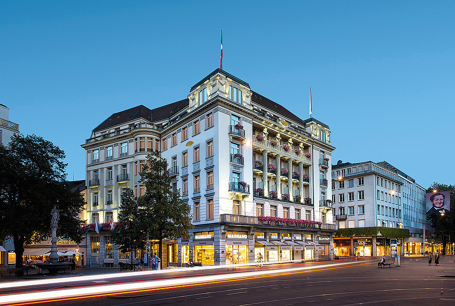 Das Mandarin Oriental Savoy am Paradeplatz in Zürich ist ein elegantes Hotel mit 80 Zimmern und 36 grosszügigen Suiten.