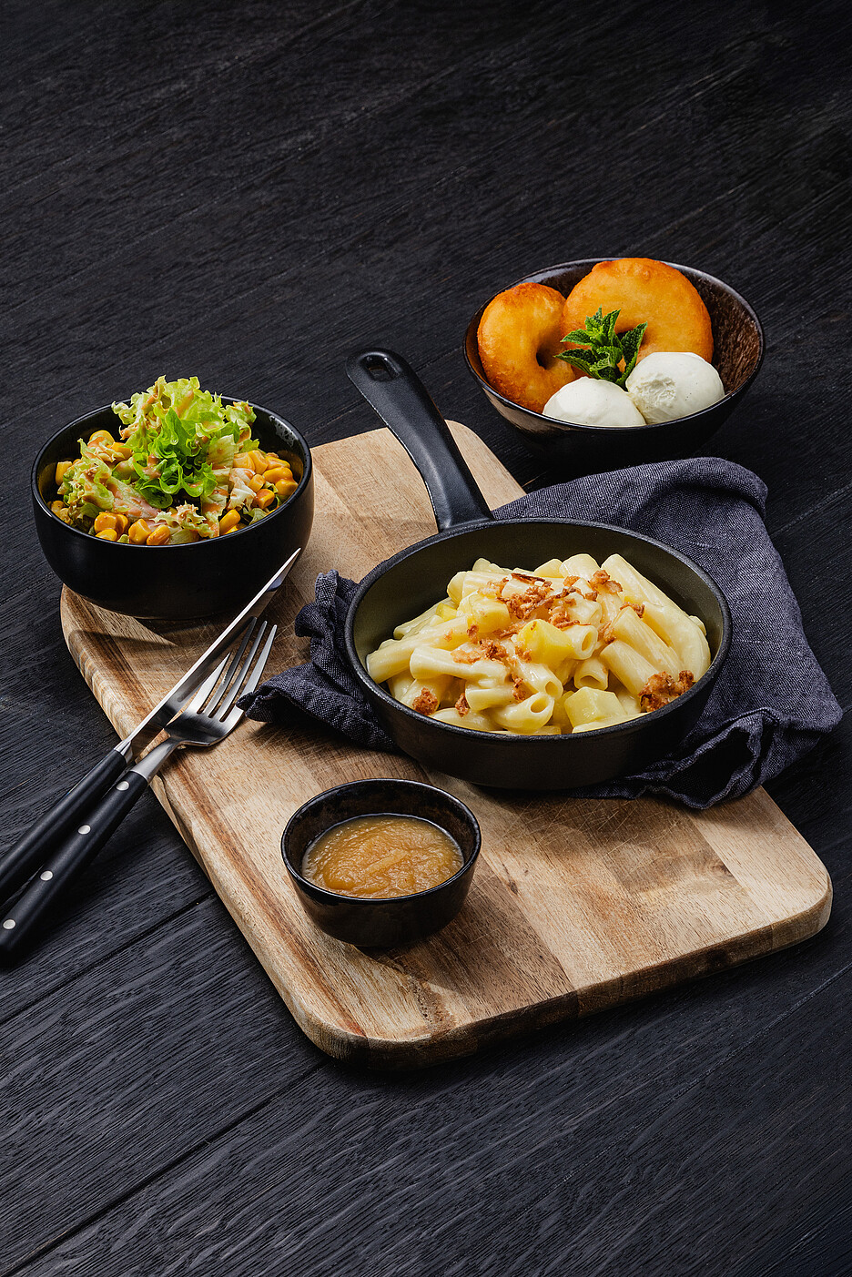 1-2 Handgriffe-Menü Älplermaccheroni mit Vor- & Nachspeise.