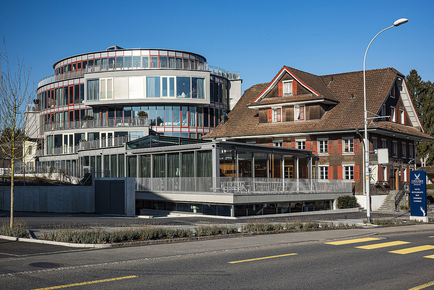 Neu und Alt, Tradition und Moderne vereint: Das 4*-Superior-Hotel Hirschen am Sempachersee hat sich von einem einfachen Traditionsbetrieb zu einem modernen Kongress-Hotel entwickelt. 