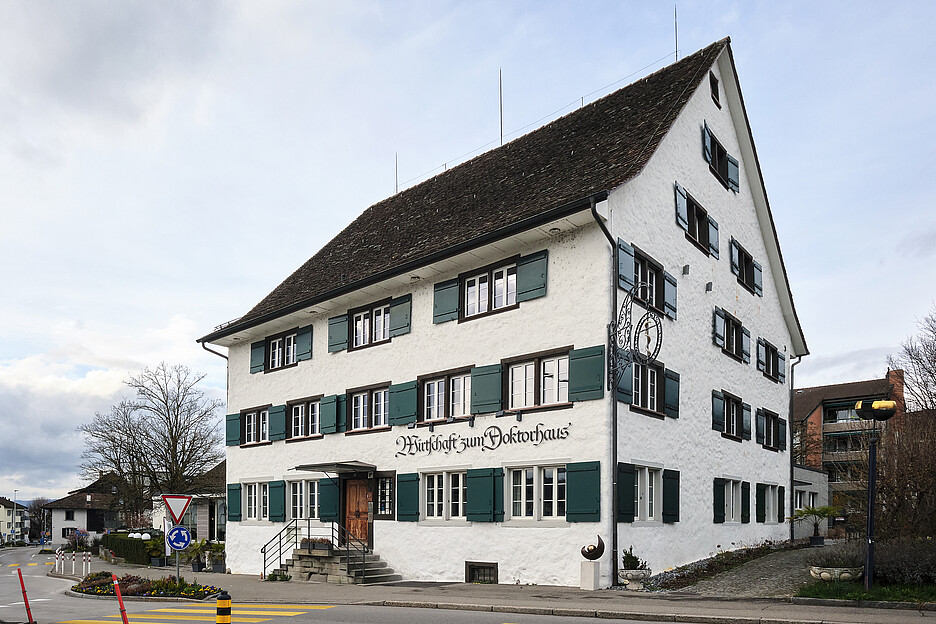 Das Restaurant Doktorhaus in Wallisellen befindet sich in einem traditionellen Zürcher Landhaus.