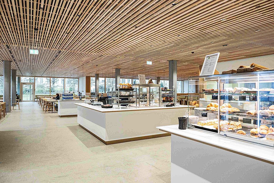 Ob Selbstbedienung oder Front Cooking: Das Angebot im Restaurant ist vielseitig, frisch und abwechslungsreich.
Bild: Nina Chen / Universitäts-Kinderspital Zürich