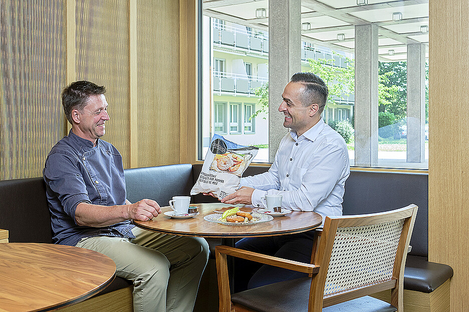 Arbeiten schon seit Jahren erfolgreich zusammen: Küchenchef Markus Kappler (links) und Donato Capuano, Key Account Manager bei Delico.