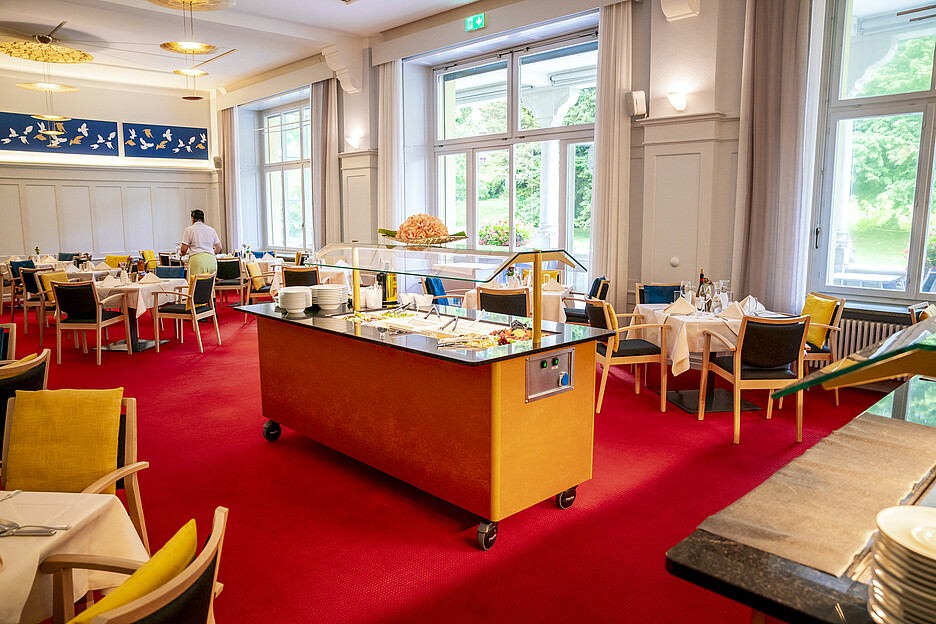 Die megaPlus-Buffets sind im Grundaufbau standardisiert und damit preiswert, lassen sich in Design und Material jedoch frei gestalten.