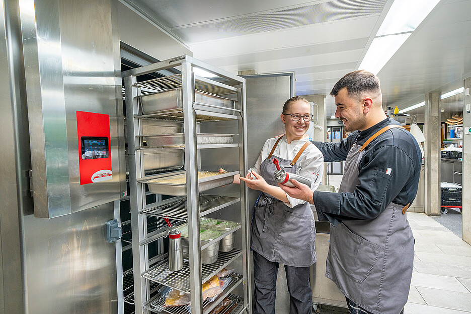 Das Küchenhighlight: Die neue Schockfrostzelle. Begehbar mit einer Kapazität, die der erwarteten Verpflegungsfrequenz entspricht.