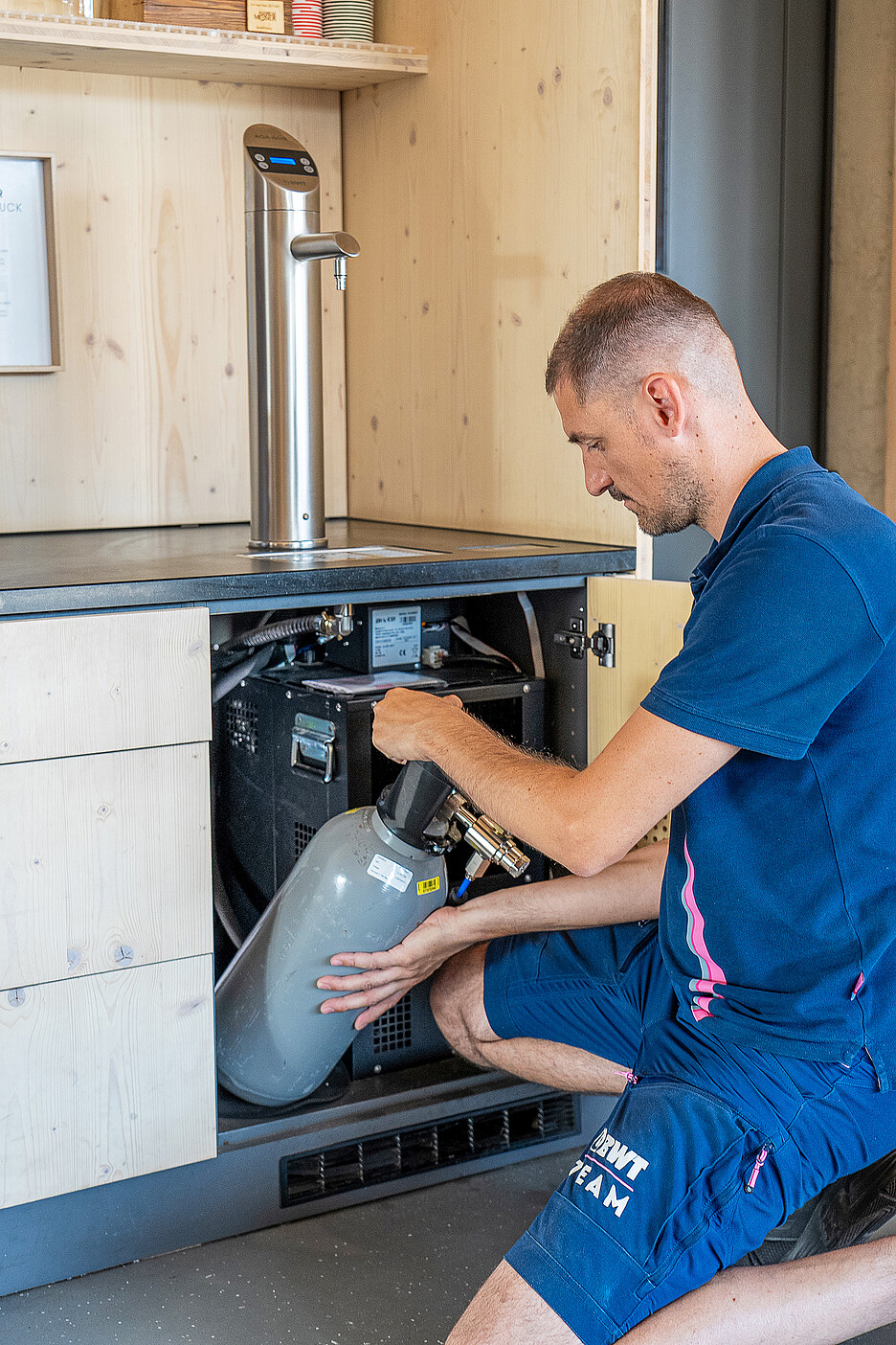 Damit das Trinkwasser die beste Qualität hat, wird es im Keller aufbereitet (siehe Box).