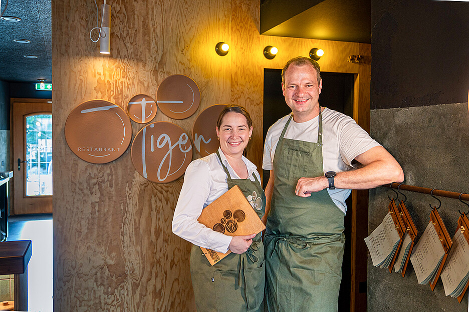 Sie haben den Tiger im Griff: Die Betriebsleiter Jürgen Andre und Cheyenne Hess.